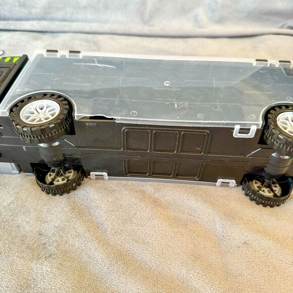 Dinosaur Semi Truck Carrying Case - Picture 5 of 7